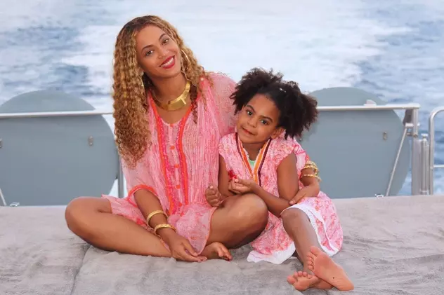 Fiica lui Beyonce îi face concurență mamei sale la evenimentele mondene. La 7 ani, se îmbracă după ultima modă!