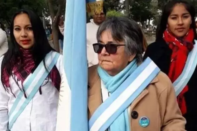 O femeie de 80 de ani din Argentina s-a reapucat de școală ca să-și poată ajuta nepoții la teme