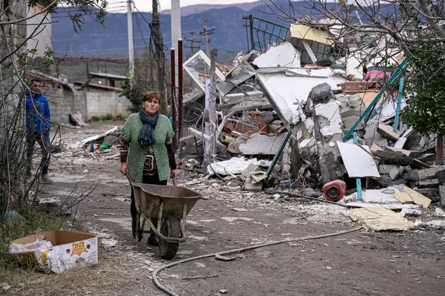 40 de oameni au murit în cutremurul din 2019 din Albania. Clădiri întregi s-au prăbușit. Foto: Eli Driu