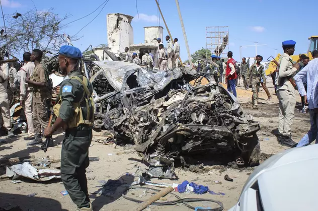 Peste 90 de persoane au murit într-un atac cu o mașină capcană în Somalia
