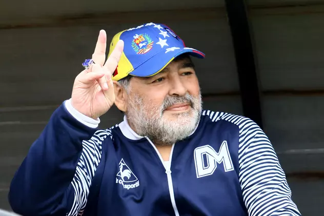 Un tricou care i-a aparținut lui Diego Maradona a fost vândut cu 55.000 de euro