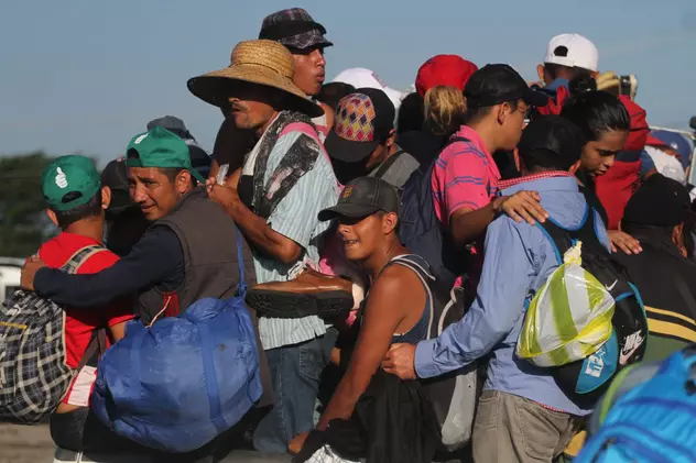 Migranți din Honduras, în drum spre SUA FOTO: EPA