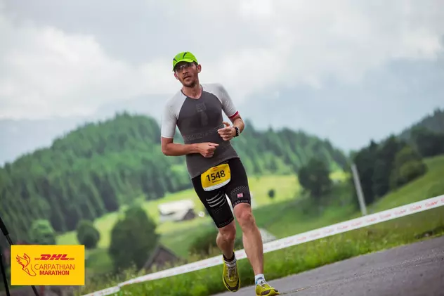 Gabriel Solomon, ultramaratonistul care aleargă după fapte bune. Gabriel Solomon la o competiție