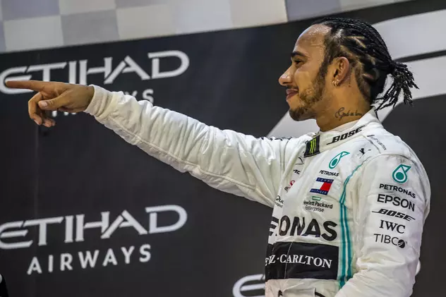 Pilotul de Formula 1 Lewis Hamilton donează jumătate de milion de dolari după incendiile din Australia