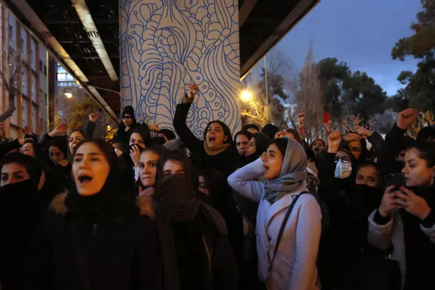 Protest în Iran, după ce Teheran a recunoscut doborârea avionului