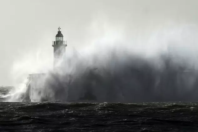 Marea Britanie a fost deja lovită acum o săptămână de furtuna Ciara FOTO: EPA