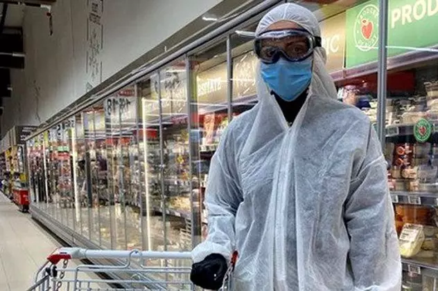 Cristina Șișcanu a ieșit la supermarket echipată corespunzător, împotriva coronavirusului. Vedeta a urmat exemplul modelului Naomi Campbell