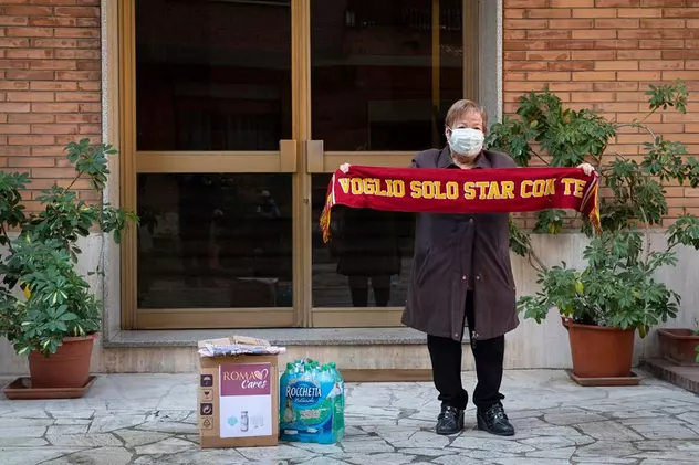 AS Roma îi sprijină pe bătrâni. Foto: Facebook / AS Roma