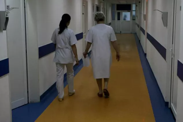 O asistentă și o infirmieră de la spitalul ”Sf. Ioan” au primit rezultatele pozitive la COVID-19 chiar când erau de serviciu pe secție