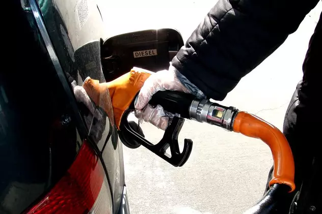 Petrolul galopează spre 100 de dolari pe baril. Spectrul unor noi scumpiri la carburanți planează asupra României