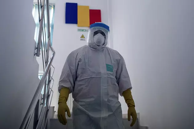 Nou record de cazuri COVID în România: 799 de persoane infectate au fost confirmate în ultimele 24 de ore. Crește iar numărul pacienților de la Terapie Intensivă