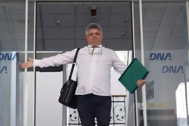 VIDEO 4 luni pauză de judecată după 3 ani. Procesul lui Secureanu a avut termen în ianuarie, următorul va fi în mai din cauza grevelor și coronavirusului
