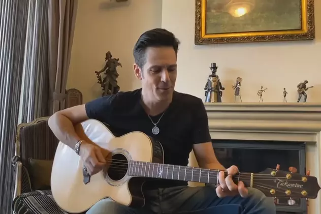 Ştefan Bănică s-a filmat acasă, cântând o melodie la chitară. "Fiţi optimişti!"