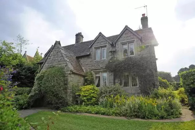 JK Rowling a cumpărat casa în care a copilărit și care a inspirat ”Harry Potter”. A plătit o avere