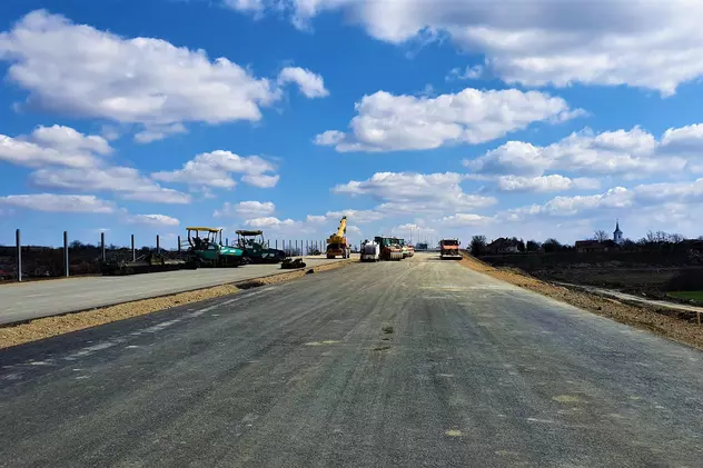 Constructorii unui tronson din Autostrada Transilvania cer rezilierea contractului: costurile cu materialele de construcție nu acoperă cheltuielile