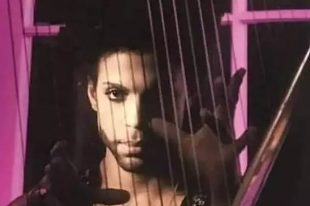 Concertul Prince and the Revolution, din turneul ”Purple Rain”, va fi disponibil de joi, gratuit, pe YouTube