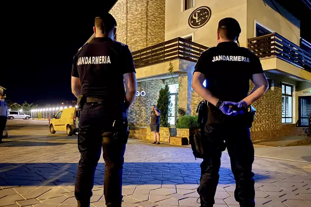 Un bărbat care juca ”alba-neagra” la Costinești este cercetat de polițiști. Câștiga chiar și 400-500 de lei în 15 minute