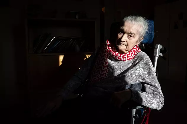 Marea iubire a lui Nichita Stănescu, poeta Gabriela Melinescu, stă într-un azil din Stockholm, izolată în fața COVID-19 și zăvorâtă în propria suferință