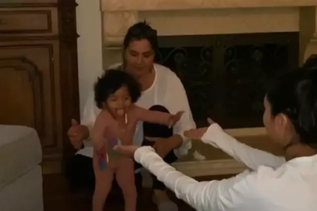 VIDEO | Fetița cea mică a regretatului Kobe Bryant a făcut primii pași. Imagini emoționante cu micuța Capri