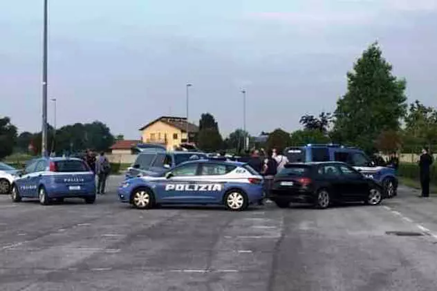 O româncă a fost împușcată mortal în timp ce se afla într-o mașină în parcare în Italia. Ucigașul a tras patru gloanțe