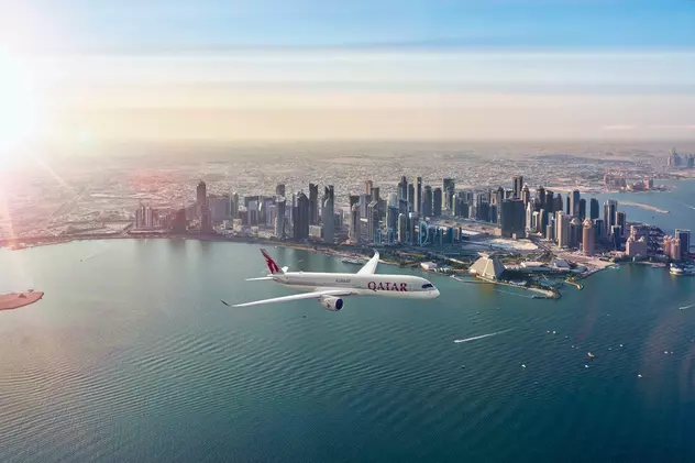 Compania Qatar Airways dă gratis 100.000 de bilete pentru personalul medical. Se pot înscrie și românii