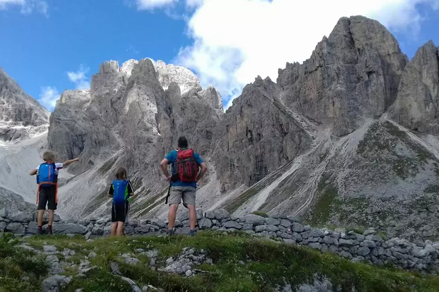 Crima care a îngrozit Italia. Un bărbat şi-a ucis gemenii, iar apoi s-a sinucis