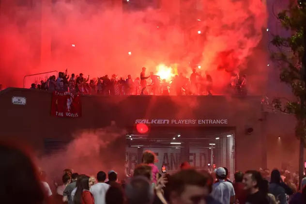 Imagini incredibile din Liverpool, după ce echipa a câștigat campionatul Angliei după 30 de ani. Petrecere în stradă, fără frică de COVID-19