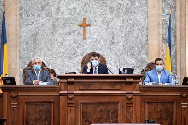 VIDEO | Senatul a adoptat proiectul privind carantina şi izolarea. Consens între toate partidele. Tăriceanu şi Teodorovici au votat împotrivă