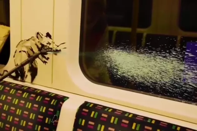 O lucrare a artistului Banksy, făcută metroul londonez pe tema purtării măștilor, a fost ștearsă de autorități