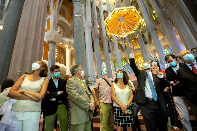 Catedrala Sagrada Familia din Barcelona a fost redeschisă după patru luni
