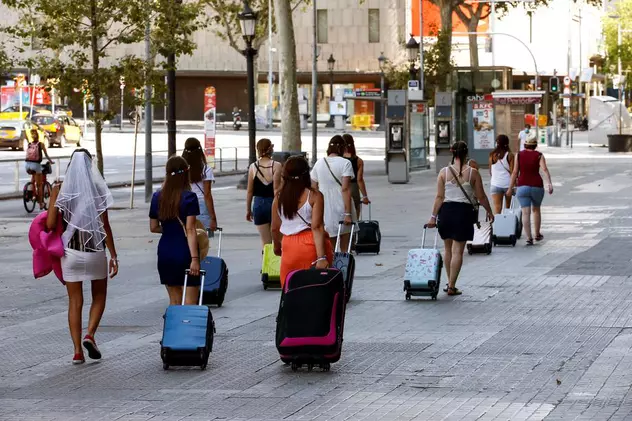 Tot mai multe ţări europene impun carantina pentru persoanele care vin din Spania