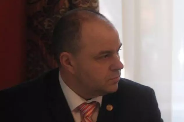 Deputatul PSD Adrian Todor spune că a lipsit din Parlament pentru că este în carantină