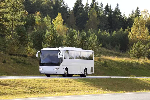 Cea mai lungă cursă cu autocarul: 18 țări, 70 de zile și 20.000 de kilometri parcurși. Cât costă călătoria
