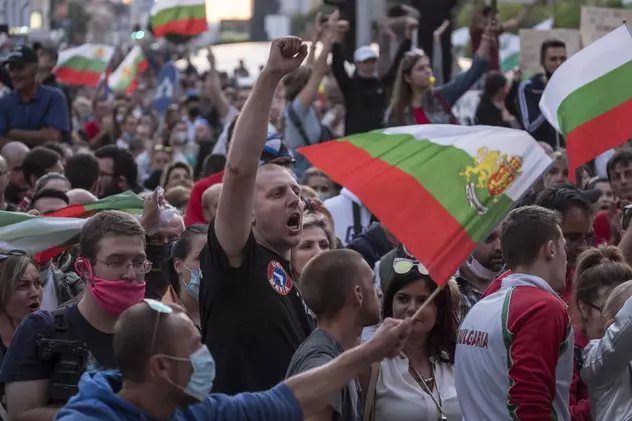 O lună de manifestații anticorupție care au zguduit Bulgaria: principalele partide rămân fără sprijin, dar nimeni nu știe cine ar trebui să le înlocuiască