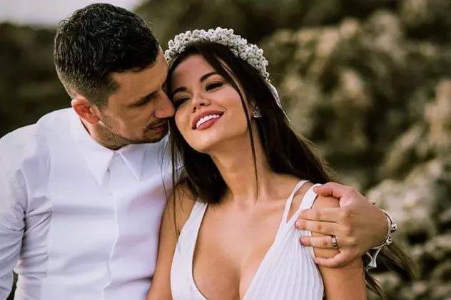 Flick și Denisa Hodișan s-au căsătorit pe o plajă din Creta. Ce rochie a purtat mireasa și cine au fost nașii celor doi. „La început am crezut că este o farsă”