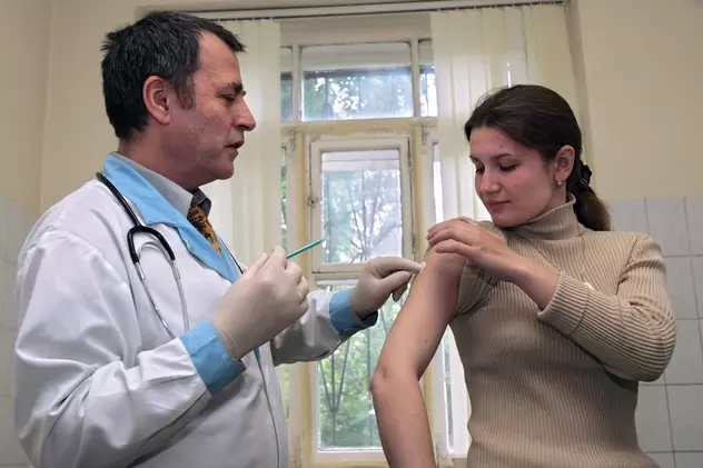 Vladimir Putin anunță că a aprobat primul vaccin anti-COVID-19 din lume: „Fiica mea a fost vaccinată”