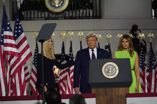 VIDEO VIRAL | Reacția Melaniei Trump, după ce Ivanka a urcat pe scenă, lângă tatăl ei