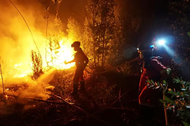 Incendii masive de vegetație în regiunea Huelva, unde muncesc mii de români. 2.500 de persoane au fost evacuate