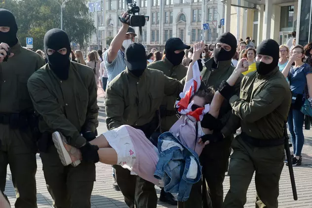Protest al femeilor in Minsk. Foto: EPA