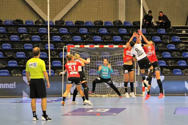 CSM București a câștigat în ultima secundă la Esbjerg, în Danemarca, în Liga Campionilor la handbal feminin. Cristina Neagu a fost decisivă