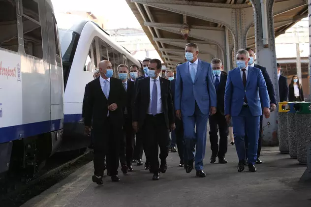 Klaus Iohannis a testat trenul care leagă Aeroportul Otopeni de Bucureşti: Este singura linie nouă construită în ultimii 36 de ani