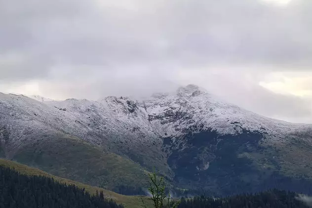 VIDEO | Transalpina, acoperită cu un strat de zăpadă, după prima ninsoare