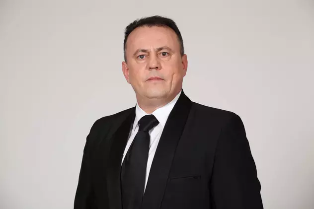 Primarul din Mogoșești-Siret, care a întreținut relații sexuale cu două minore chiar în primărie, a câștigat un nou mandat