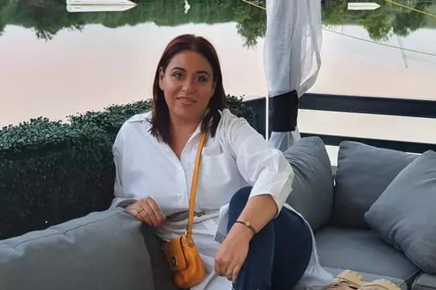 Fetița Oanei Roman a început școala. “Se va trezi singură, într-un loc străin, cu oameni străini, cărora nu le va putea vedea decât ochii”