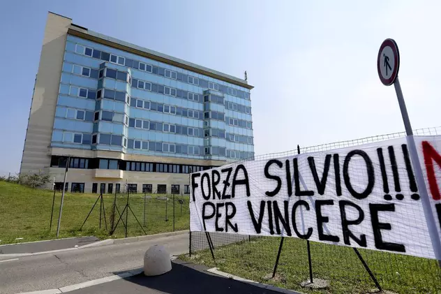 Starea de sănătate a lui Berlusconi este stabilă. Ce spune medicul care îl tratează de coronavirus