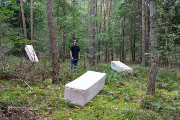 În Olanda s-a inventat  “sicriul viu”. Te bagă în el și te descompui ecologic