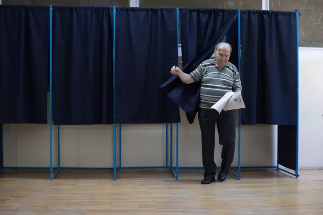 Incidente în ziua alegerilor: un candidat din Mureș a fost amendat pentru că a intrat în cabina de vot cu doi bătrâni. În Oradea, un alegător a primit un buletin de vot deja ștampilat