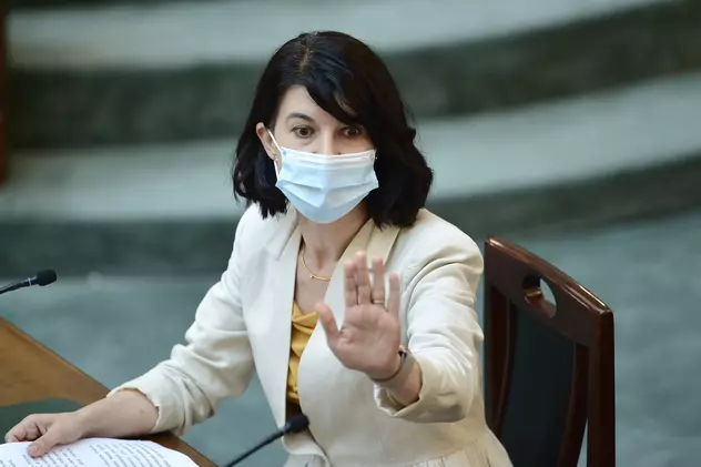 Probleme cu scanarea cărților de muncă: ”Multe sunt de proastă calitate. Nu se disting”