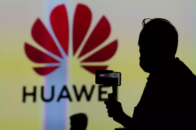 Canadienii au prins Huawei cum încearcă să-i ”îndosarieze” pe influencerii care li se par favorabili, datele mergând la guvern