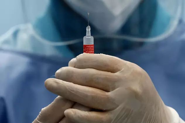 Un vaccin anti-COVID-19, dezvoltat de compania chineză Sinovac, va fi testat pe copii și adolescenți
